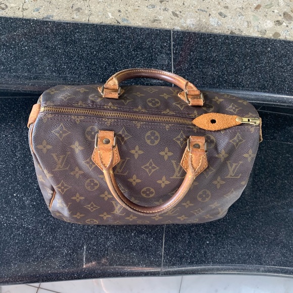Authentic Louis Vuitton Monogram speedy 30 - Picture 6 of 8